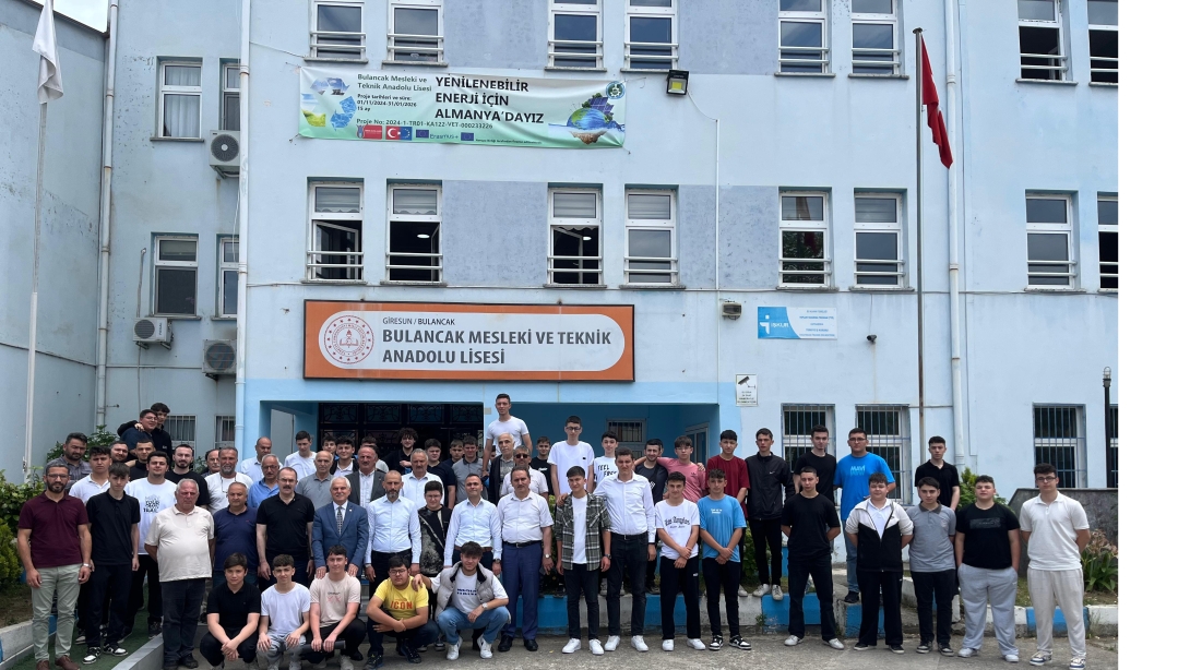 BULANCAK MESLEKİ VE TEKNİK ANADOLU LİSESİ KARİYER GÜNLERİ KONUĞU ADALET VE KALKINMA PARTİSİ MİLLETVEKİLİ PROF. DR. NAZIM ELMAS